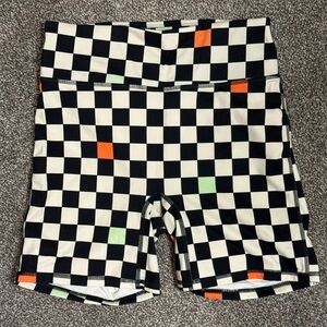 Fabletics Anywhere Motion365 High-Waisted 6" Shorts in Bold Check